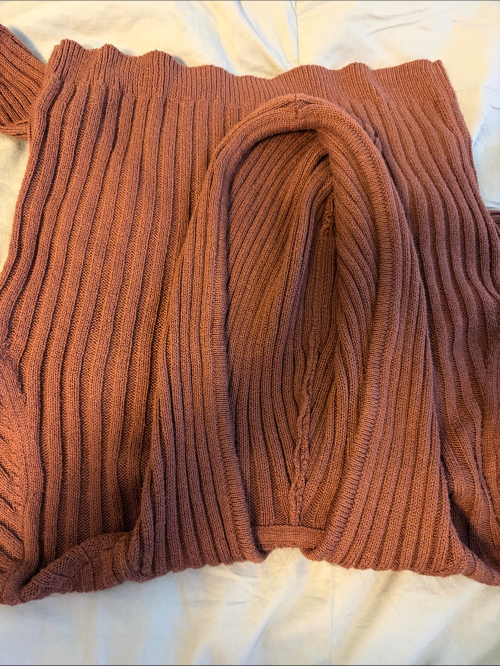 Aeropostale Off-Shoulder Ribbed Sweater in Mauve